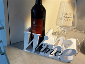Wijn houder met glas